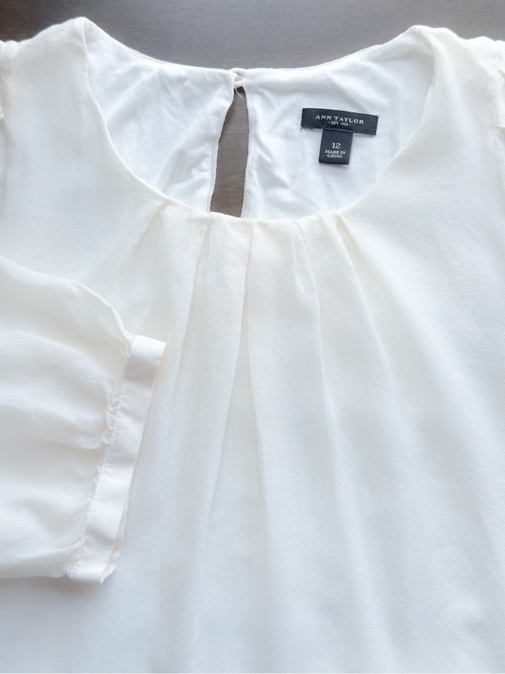 Ann Taylor 100% Silk Chiffon Blouse Ivory Pleated Puff Sleeve Size 12 - Picture 6 of 10